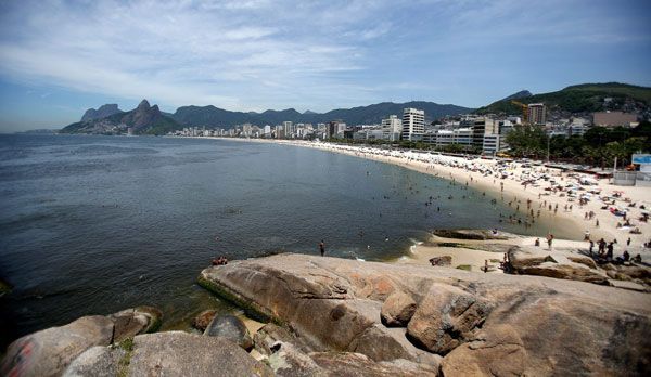 Der Strand von Rio de Janeiro 2 - Bildquelle: dpa