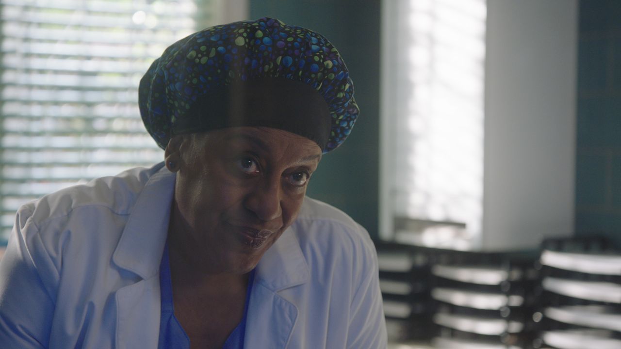 Loretta Wade (CCH Pounder) - Bildquelle: 2021 CBS Broadcasting Inc. All Rights Reserved.