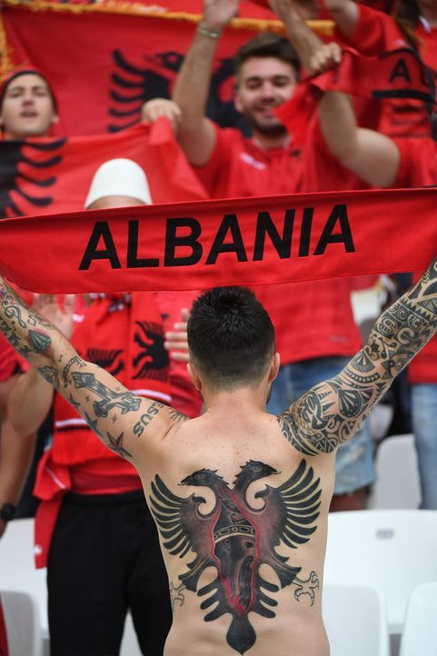 Albania_Tattoo_000_BX4SN_BORIS HORVAT_AFP - Bildquelle: AFP / BORIS HORVAT