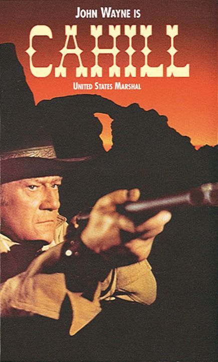 Der alte J. D. Cahill (John Wayne) ist Marshal aus Leidenschaft - darüber vernachlässigt er seine Söhne, die deswegen in kriminelles Fahrwasser g... - Bildquelle: Warner Bros.
