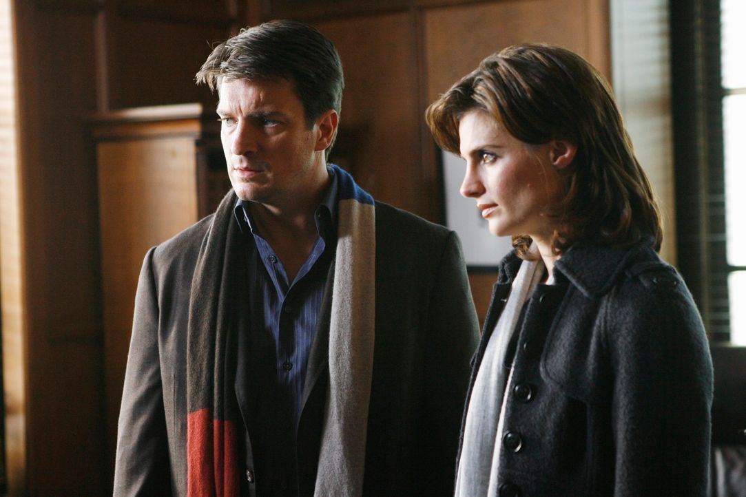 Castle (Nathan Fillion, l.) und Beckett (Stana Katic, r.) müssen erkennen, dass der ermordete Staatsanwalt Jack Buckley, der für seine hohen moralis... - Bildquelle: ABC Studios