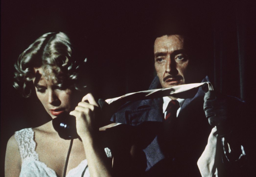 Ein Anruf soll für Lesgate (Anthony Dawson, r.) das Zeichen sein, Margot (Grace Kelly, l.) umzubringen ... - Bildquelle: Warner Bros.