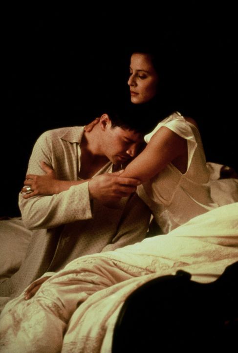 Sie ist schwanger von einem anderen, er ist schon verheiratet. Trotzdem verlieben sich Vitoria (Aitana Sánchez-Gijón, r.) und Paul (Keanu Reeves,... - Bildquelle: 20th Century Fox