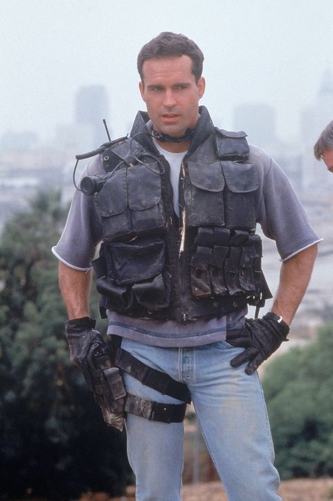 Alex Shaw (Jason Patric) ist Undercover-Cop einer Spezialeinheit und nicht, wie seine Freundin glaubt, ein einfacher Polizist am Strand von Venice B... - Bildquelle: 1997 Twentieth Century Fox Film Corporation. All rights reserved.