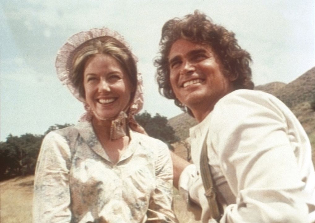 Caroline (Karen Grassle, l.) und Charles Ingalls (Michael Landon, r.) sind glücklich: Das neue Haus ist fertig gebaut. - Bildquelle: Worldvision