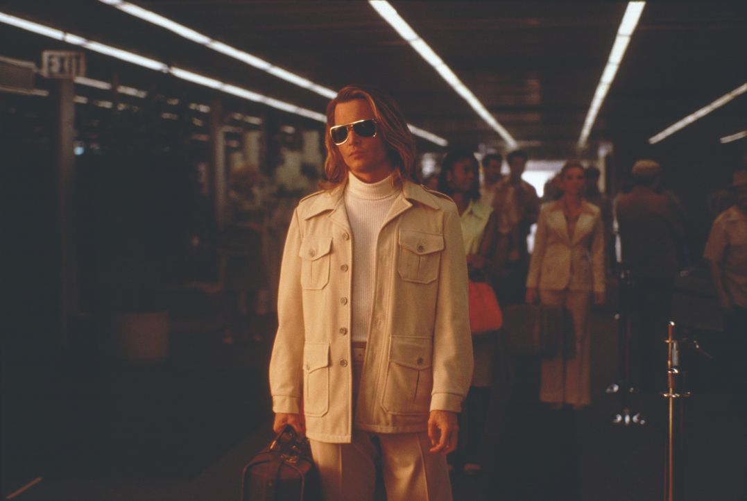 Nach seiner Knast-Entlassung beginnt George Jung (Johnny Depp), im großen Stil Kokain für den mächtigen Drogenboss Pablo Escobar in die USA einzufli... - Bildquelle: New Line Cinema