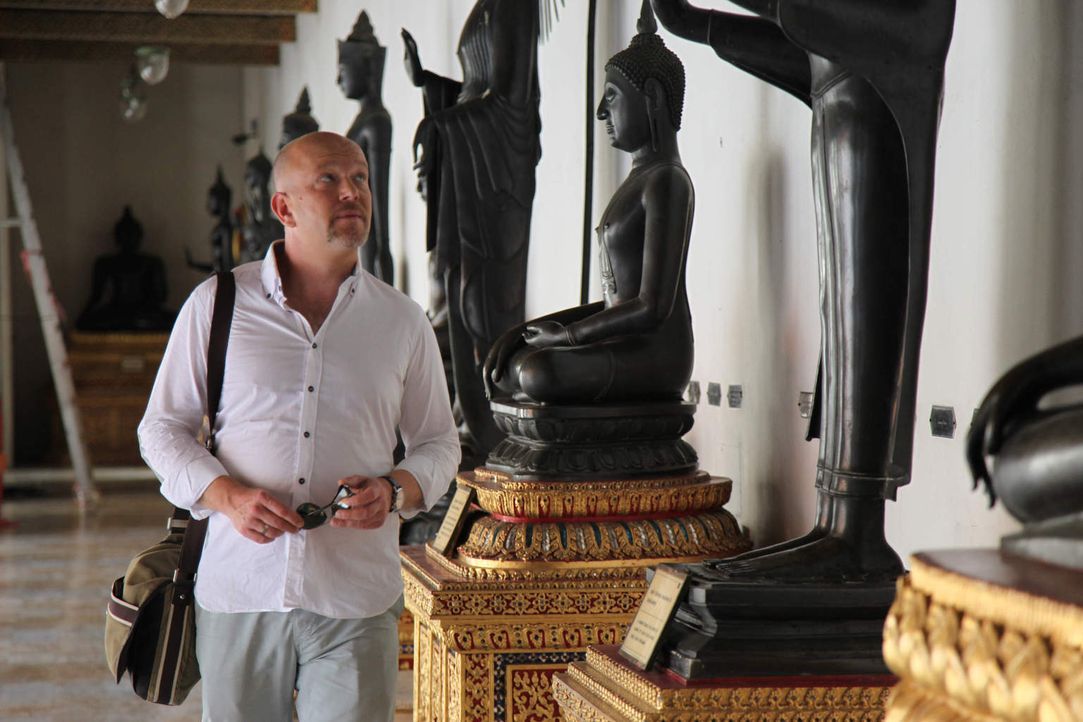 Für "Achtung Abzocke - Urlaubsbetrügern auf der Spur" ist Peter Giesel in Thailand unterwegs ... - Bildquelle: kabel eins