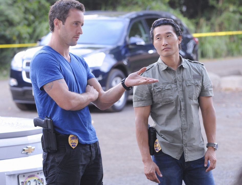 Ein neuer Fall beschäftigt: Steve (Alex O'Loughlin, l.) und Chin (Daniel Dae Kim, r.) ... - Bildquelle: TM &   CBS Studios Inc. All Rights Reserved.