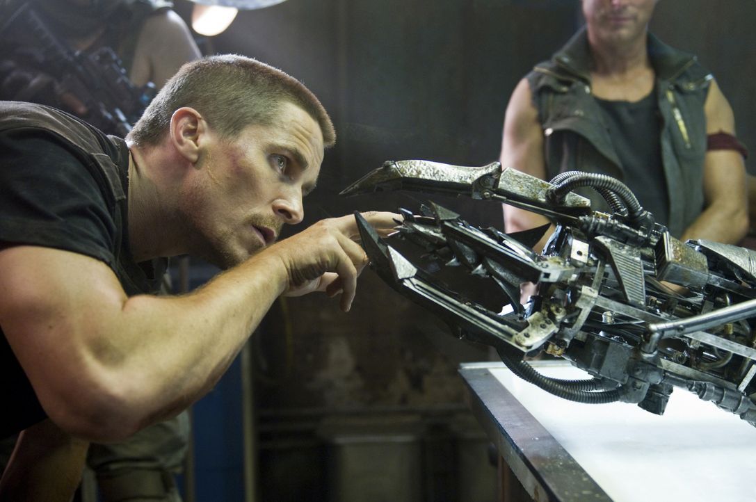 Ahnt nicht, dass die Maschinen ihm eine gefährliche Falle stellen wollen: John Connor (Christian Bale) ... - Bildquelle: 2009 T Asset Acquisition Company, LLC. All Rights Reserved.