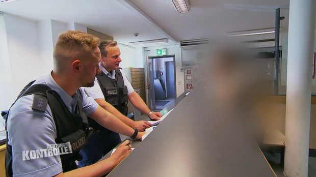 Achtung Kontrolle - Achtung Kontrolle! - Thema U.a: Illegale Einwanderung? - Bupo Frankfurt