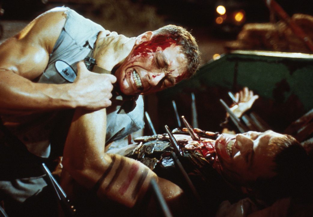 Ein Kampf auf Leben und Tod entbrennt zwischen Luc (Jean-Claude Van Damme) und Andrew ... - Bildquelle: 1992 TriStar Pictures