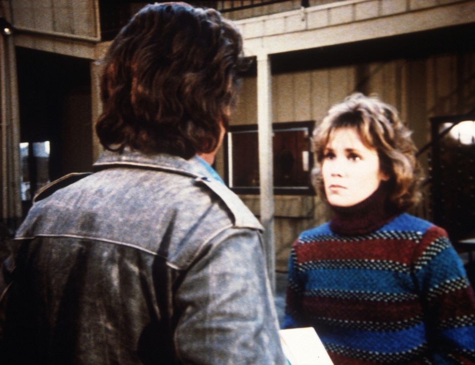 Jonathan (Michael Landon, l.) begegnet Libby (Robin Dearden, r.), der Mutter von Max, die ein kleines Hotel leitet. - Bildquelle: Worldvision Enterprises, Inc.