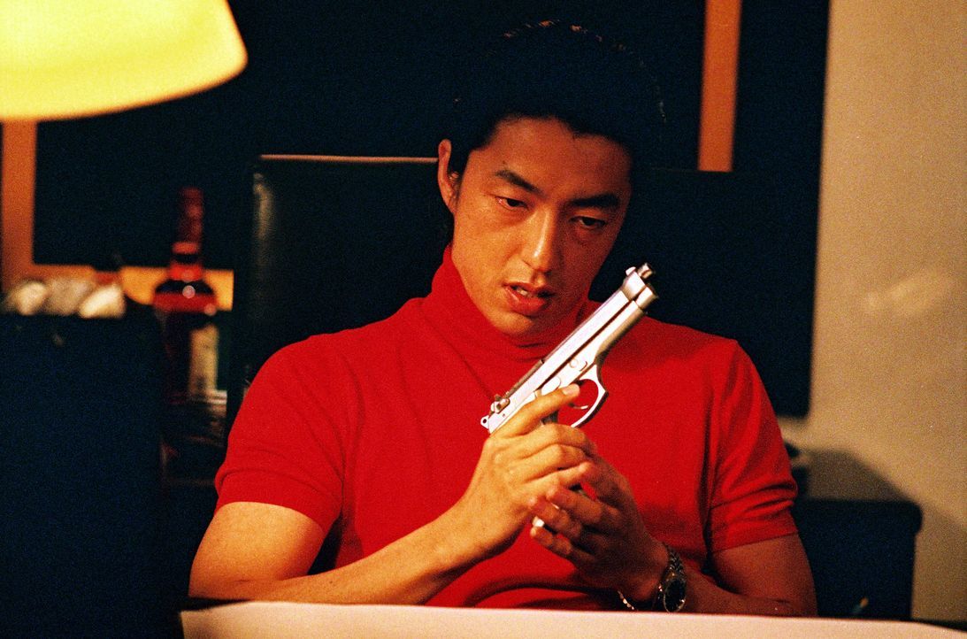 Hat der hemmungslose Kuroda (Takao Osawa) etwas mit dem Mord an dem Gouverneur von Tokyo zu tun? - Bildquelle: 2005 Sony Pictures Home Entertainment Inc. All Rights Reserved.