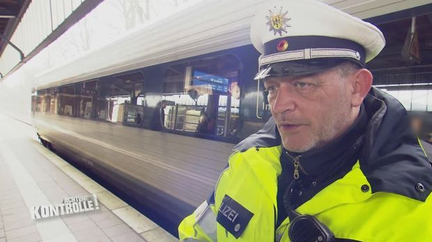 Achtung Kontrolle - Achtung Kontrolle! - Thema U.a.: Zug- Und Bahnhofskontrolle - Bundespolizei Flensburg