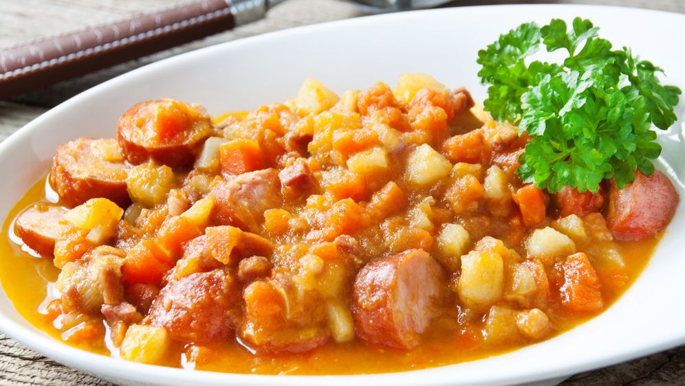 Möhreneintopf mit Mettwurst