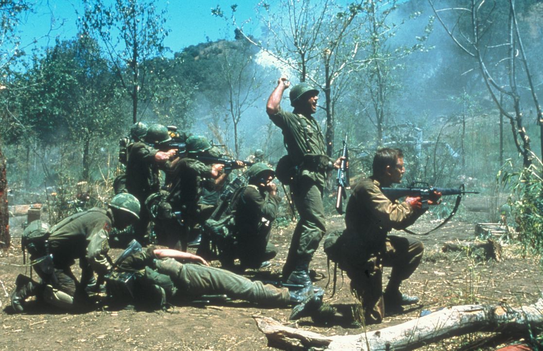 Als erfahrener Militär-Stratege ahnt Lieutenant Colonel Hal Moore (Mel Gibson) schon bald, dass er und seine 400 Männer des Ersten Bataillons der Si... - Bildquelle: Paramount Pictures