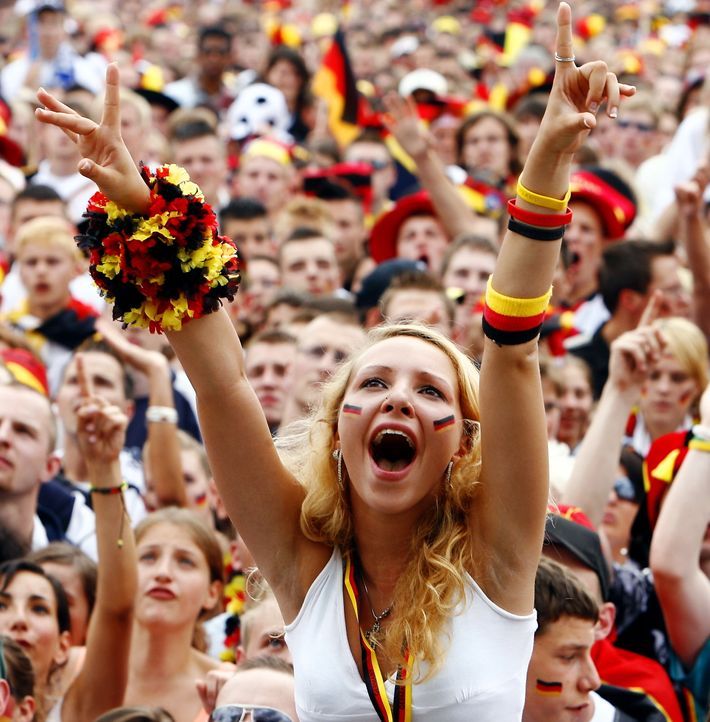 Fußball-Fans-Deutschland-5 - Bildquelle: dpa