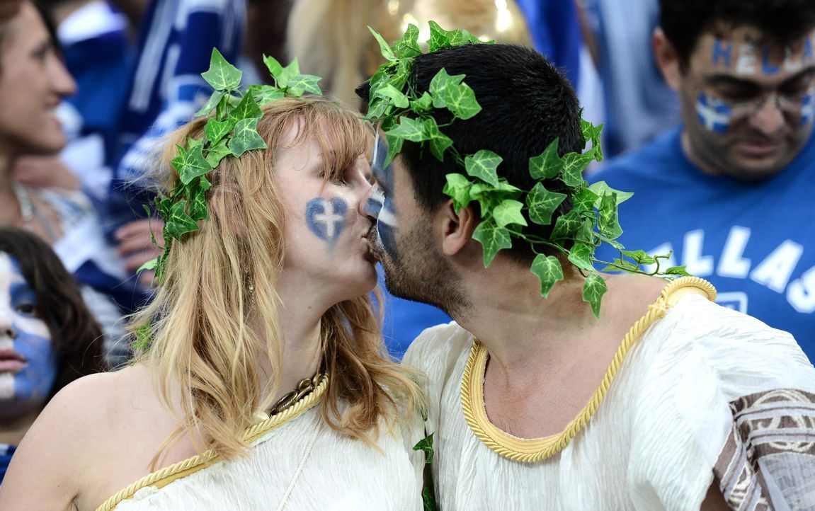 Die griechischen Fans - 1 - Bildquelle: Aris Messinis/AFP