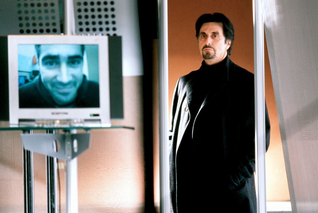 Kurze Zeit nachdem er ihn wegen Nichteignung entlassen hat, taucht CIA-Ausbilder Walter Burke (Al Pacino) mit einem undurchsichtigen Auftrag bei Jam... - Bildquelle: SPYGLASS ENTERTAINMENT GROUP.LP.ALL RIGHTS RESERVED