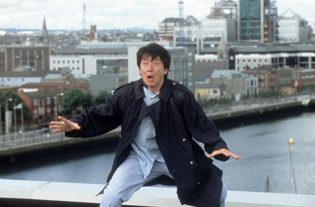 Gerät von einer brenzligen Situation in die nächste: Detektiv Eddie Yang (Jackie Chan) ... - Bildquelle: 2004 Sony Pictures Television International. All Rights Reserved.