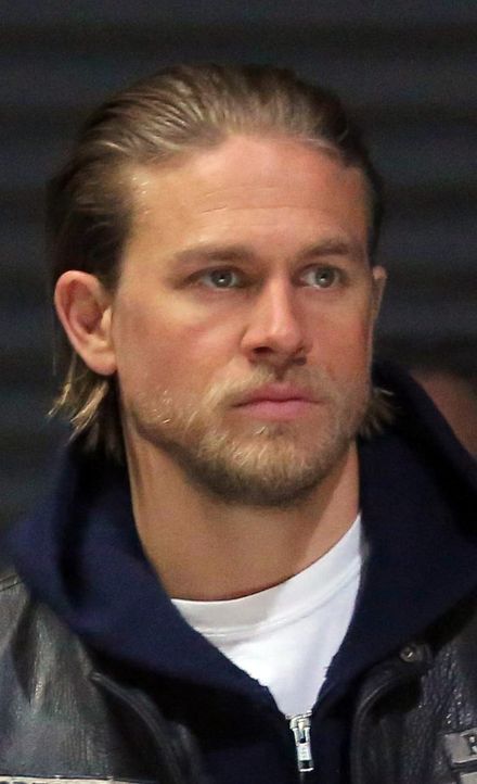Der Durst nach Rache kann scheinbar bald gestillt werden: Jax (Charlie Hunnam) weiß jetzt, wo Juice ist ... - Bildquelle: Prashant Gupta 2013 Twentieth Century Fox Film Corporation and Bluebush Productions, LLC. All rights reserved.