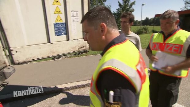 Achtung Kontrolle - Achtung Kontrolle! - Thema U.a.: Tickende Zeitbombe - Lkw Kontrolle Rosenheim