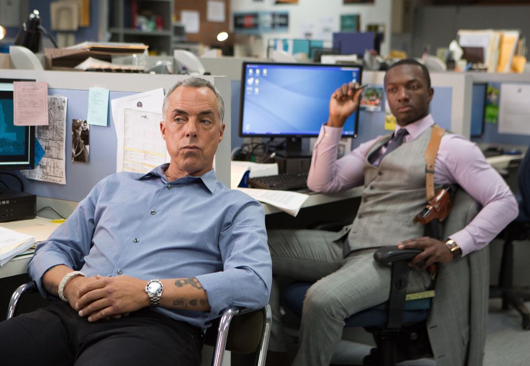 Harry Bosch (Titus Welliver, l.); Jerry Edgar (Jamie Hector, r.) - Bildquelle: Amazon.com, Inc. and Fabrik Entertainment, Inc.