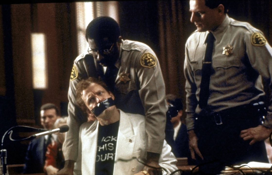 Will sich den Mund nicht verbieten lassen: Larry Flynt (Woody Harrelson, l.) - Bildquelle: Columbia Pictures