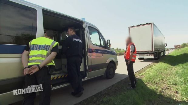 Achtung Kontrolle - Achtung Kontrolle! - Donnerstag: Thema U.a.: Lkw Parkt Am Standstreifen Auf Der Autobahn - Verkehrspolizei Nordhausen