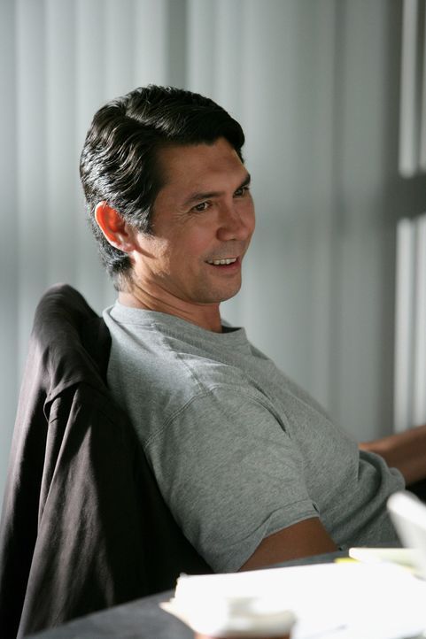Bei der Aufklärung ihrer Gewalttaten arbeitet Don und sein Team wieder mit Agent Edgerton (Lou Diamond Phillips) zusammen, der das Pärchen quer du... - Bildquelle: CBS International Television