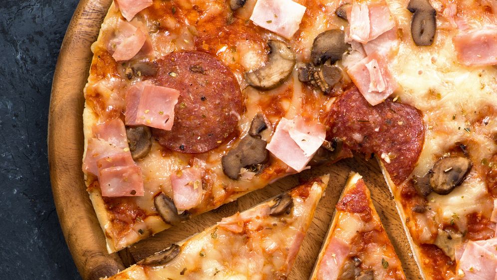 Pizzateig mit Belag nach Wahl Rezept