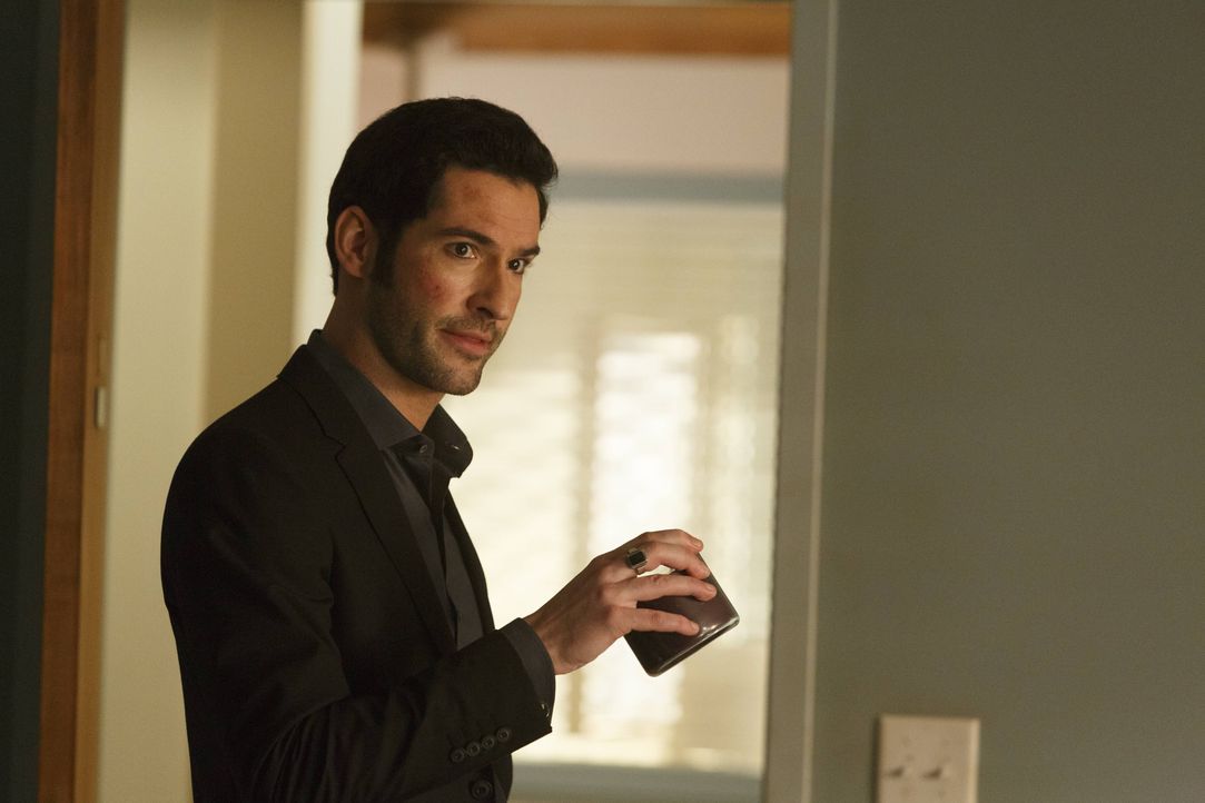 Wird Lucifers (Tom Ellis) Versuch, Chloe zu beschützen, für ihn als ein Rückfahrschein in die Hölle enden? - Bildquelle: 2016 Warner Brothers