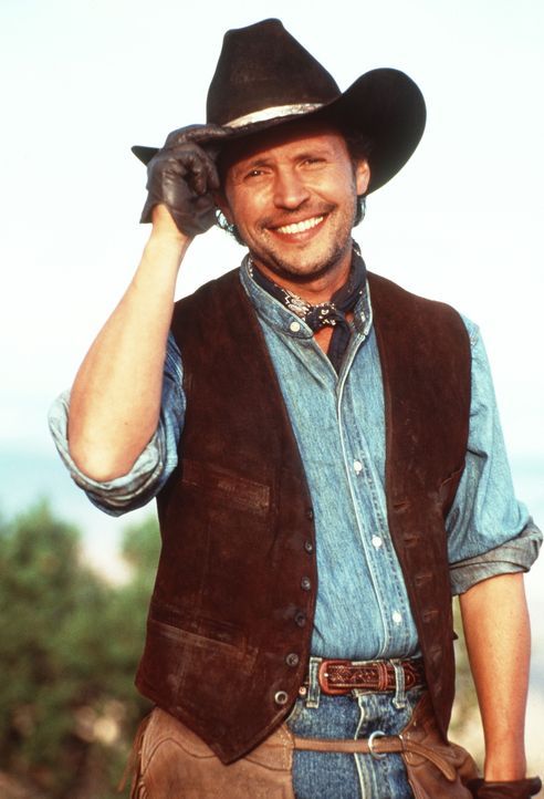 Aus Mitch Robbins (Billy Crystal) ist endlich ein ganzer Kerl geworden. Seit ihm das Cowboy-Rauhbein Curly bei seinem turbulenten Westernabenteuer v... - Bildquelle: Warner Bros.
