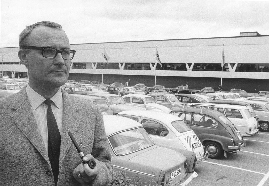 Ingvar Kamprad, vor dem ersten Ikea Geschäft 1967