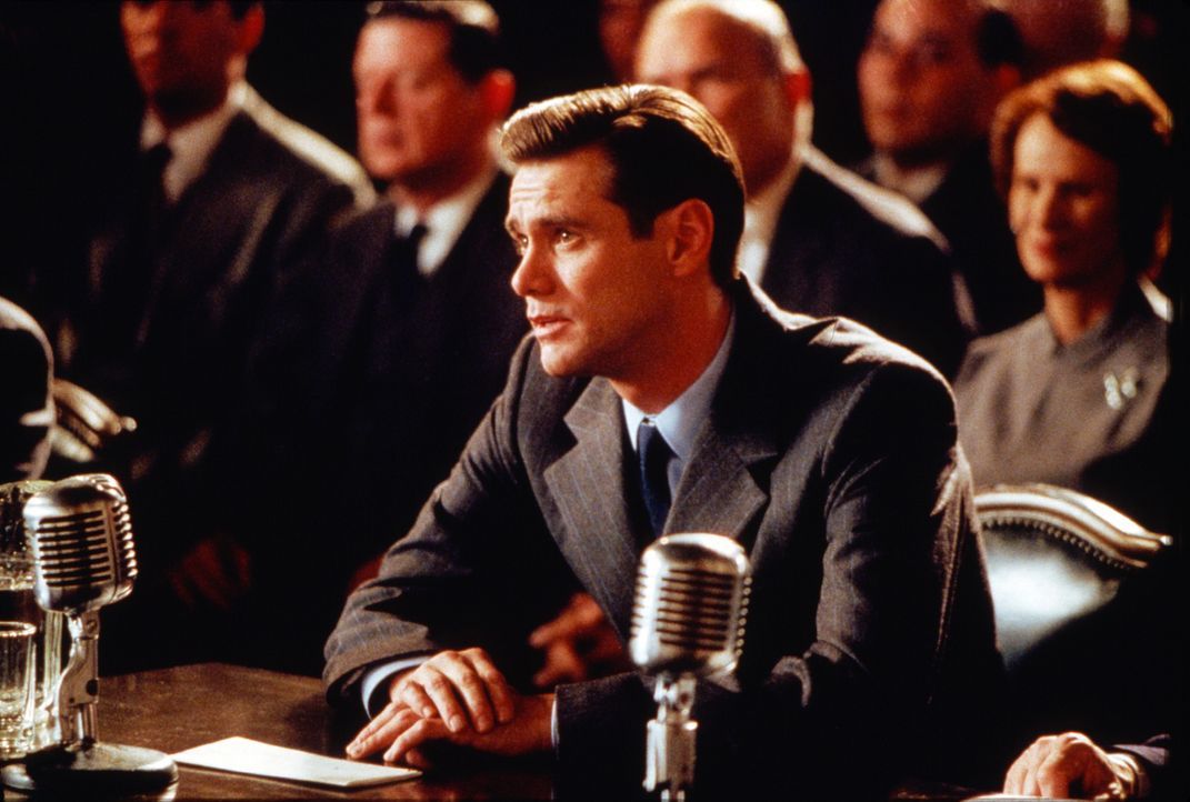 Peter Appelton (Jim Carrey) hat es geschafft: der erste Film des Drehbuchautors läuft in den Kinos. Da gerät er ins Visier von Kommunistenjäger M... - Bildquelle: Warner Bros. Pictures