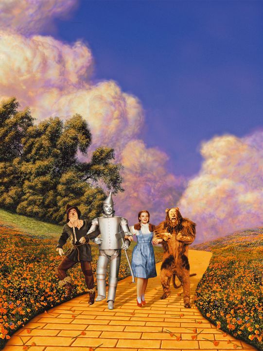 Im Land Oz findet Dorothy (Judy Garland, 2.v.r.) schnell neue Freunde (v.l.n.r.): die Vogelscheuche (Ray Bolger), die lieber ein Gehirn hätte als St... - Bildquelle: Warner Bros.