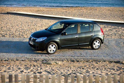 Kompakte und robuste Schräghecklimousine für wenig Geld - Bildquelle: Dacia