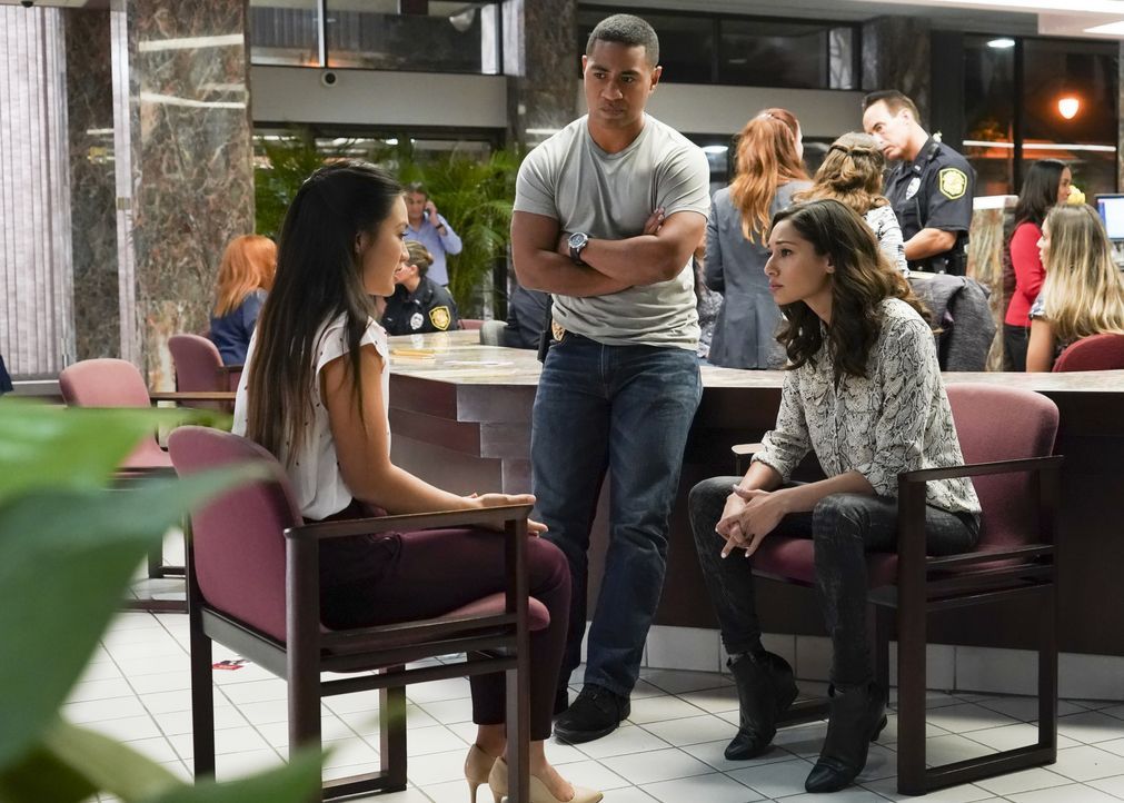 (v.l.n.r.) Jenny (Taiana Tully); Junior Reigns (Beulah Koale); Tani Rey (Meaghan Rath) - Bildquelle: Karen Neal 2019 CBS Broadcasting, Inc. All Rights Reserved / Karen Neal