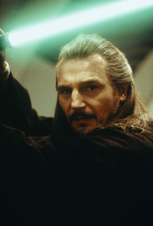 Wächter des Friedens und der Gerechtigkeit in der Galaxis: Jedi-Ritter Qui-Gon Jinn (Liam Neeson) ... - Bildquelle: 1999 Lucasfilm Ltd. & TM All rights reserved Used with permission