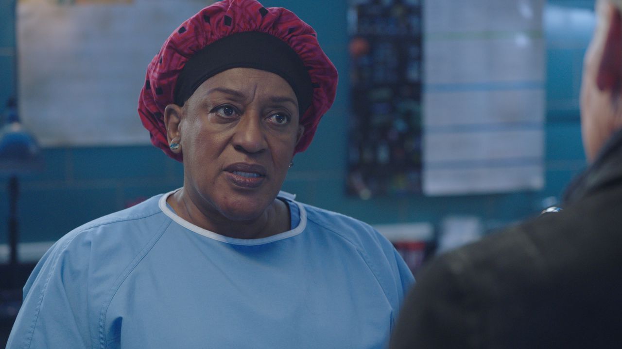 Loretta Wade (CCH Pounder) - Bildquelle: 2021 CBS Broadcasting Inc. All Rights Reserved.