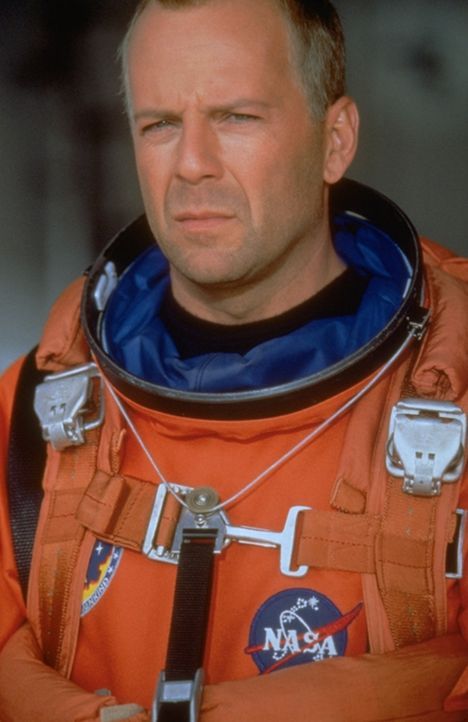 Der erfahrene Bohrexperte Harry Stamper (Bruce Willis) soll für die NASA ein Team aus Bohrspezialisten zusammenstellen, um mit ihnen ins All zu fli... - Bildquelle: Touchstone Pictures