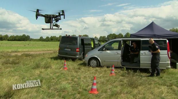 Achtung Kontrolle - Achtung Kontrolle! - Thema U.a.: Drohnen-verkehrskontrolle Auf Der Autobahn