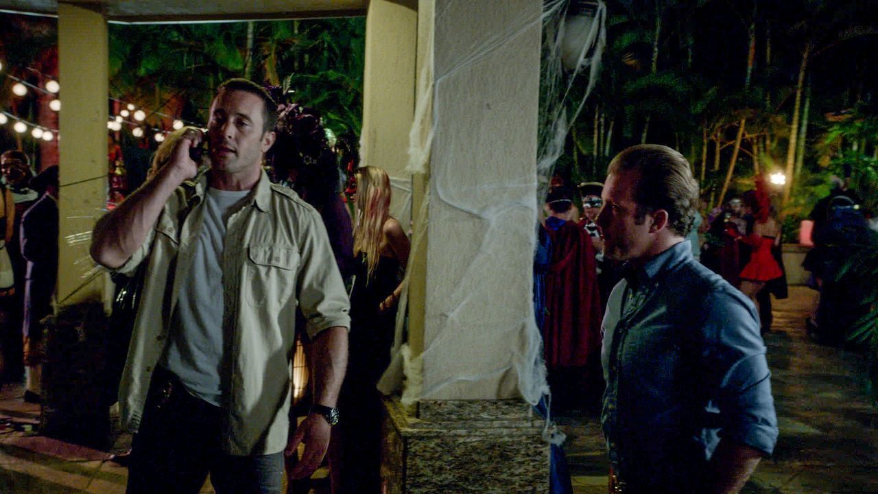 Müssen einen neuen Fall lösen: Steve (Alex O'Loughlin, l.) und Danny (Scott Caan, r.) ... - Bildquelle: 2013 CBS BROADCASTING INC. All Rights Reserved.