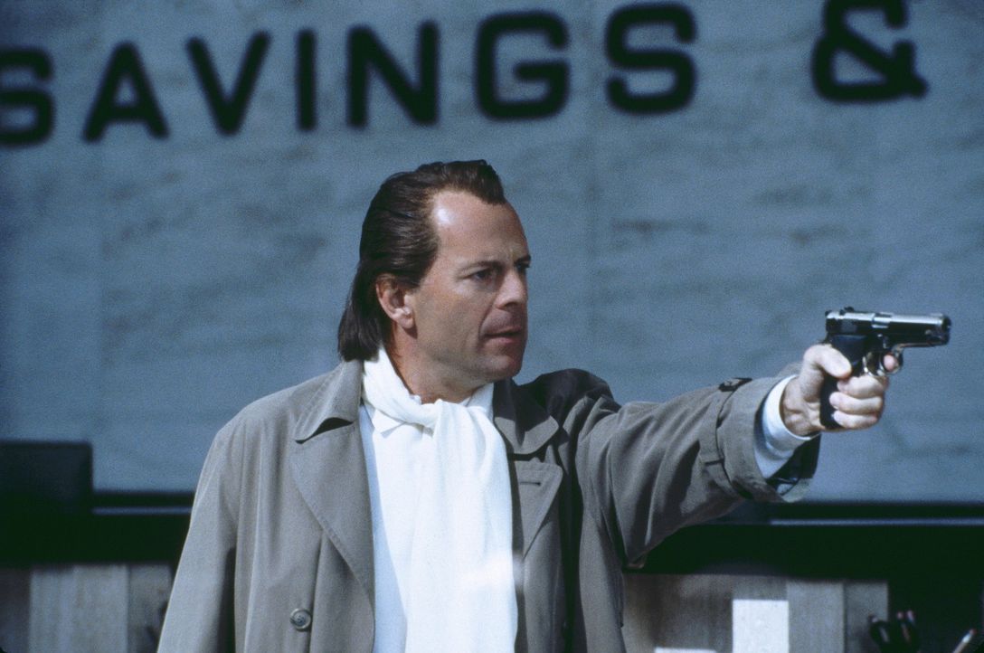 Was macht ein frisch ausgebrochener Bankräuber (Bruce Willis)? Er bleibt sich selbst treu und überfällt kurzerhand mal wieder eine Bank ... - Bildquelle: Metro-Goldwyn-Mayer