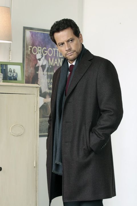 Entwickelt sich zwischen der Professorin und Henry (Ioan Gruffudd) etwas? - Bildquelle: Warner Bros. Television