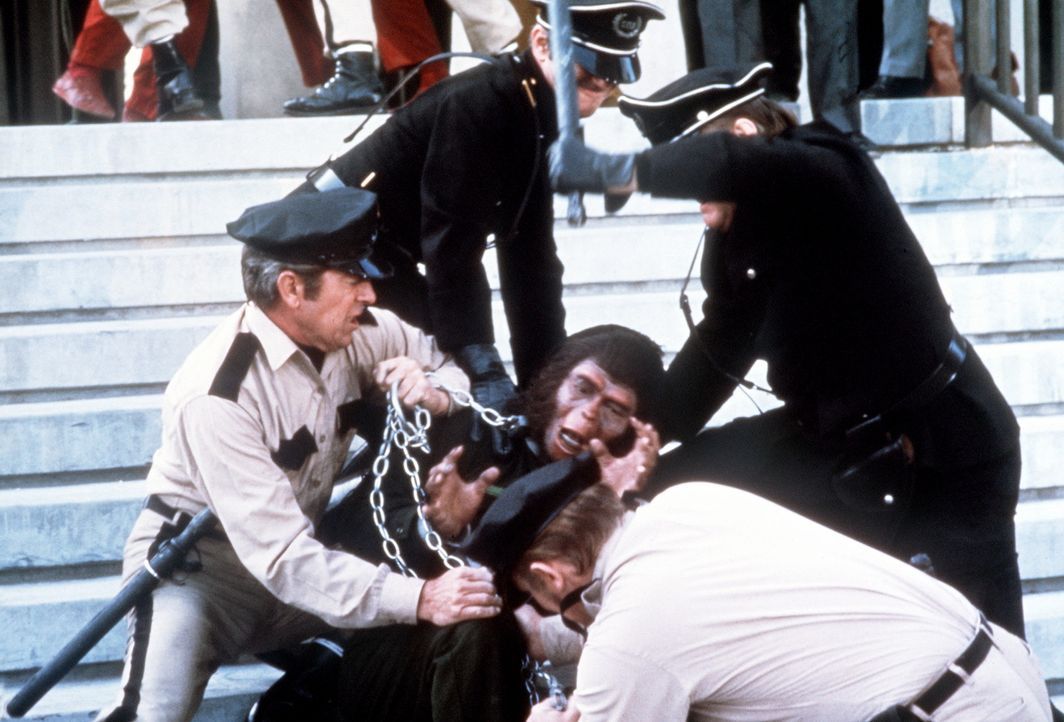 Cäsar (Roddy McDowall) wird gefangengenommen ... - Bildquelle: Twentieth Century-Fox Film Corporation