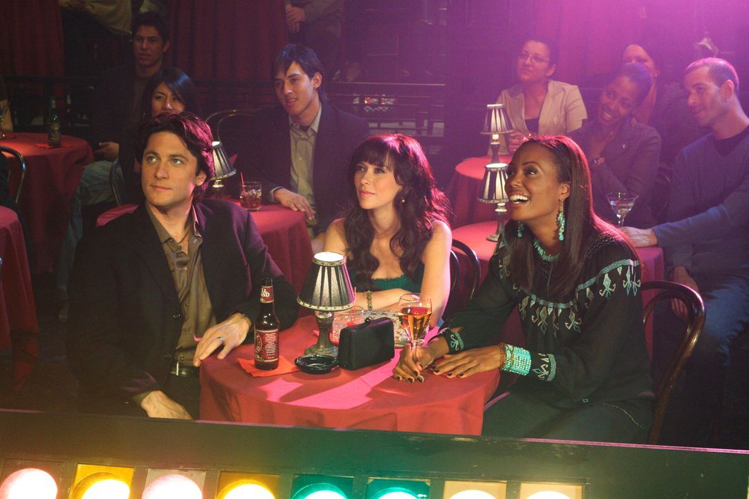 Jim (David Conrad, l.), Melinda (Jennifer Love Hewitt, M.) und Andrea Moreno (Aisha Tyler, r.) wollen einen entspannten Abend im Comedy Club verbrin... - Bildquelle: ABC Studios