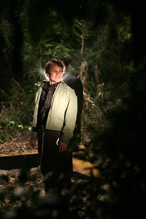 Wird John Smith (Damon Herriman) das Versteck der Leichen preisgeben? - Bildquelle: Warner Bros. Television