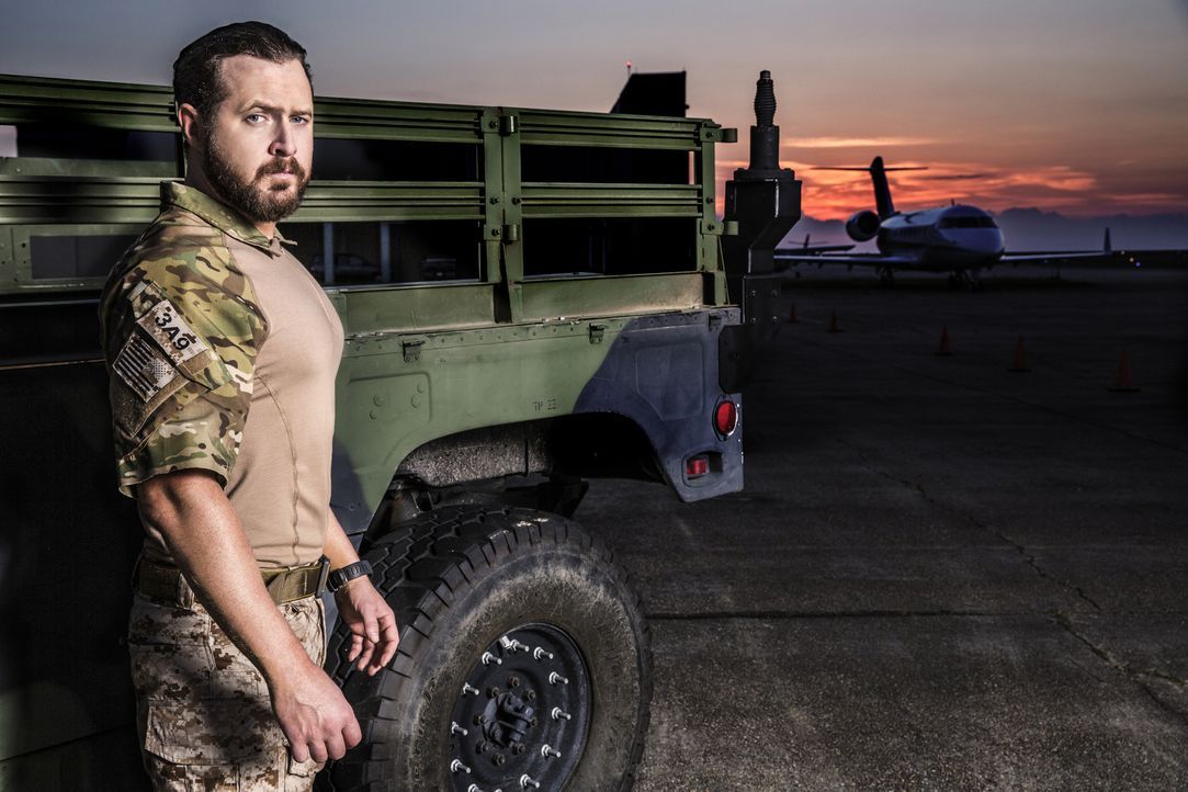 (1. Staffel) - In ständiger Bereitschaft muss Navy SEAL Sonny Quinn (A.J. Buckley) mit der Ungewissheit leben, wie gefährlich und lange die geheimen... - Bildquelle: Cliff Lipson Cliff Lipson/CBS  2017 CBS Broadcasting, Inc. All Rights Reserved