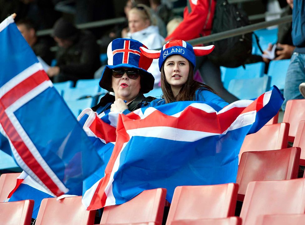 Fußball-Fan-Island-090830-AFP - Bildquelle: AFP